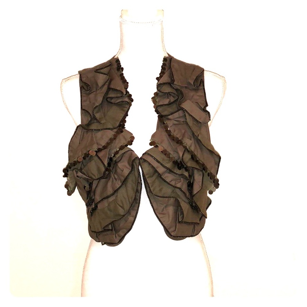 Ruffle vest with sequins